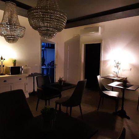 Double A Guest House Mestre Bagian luar foto
