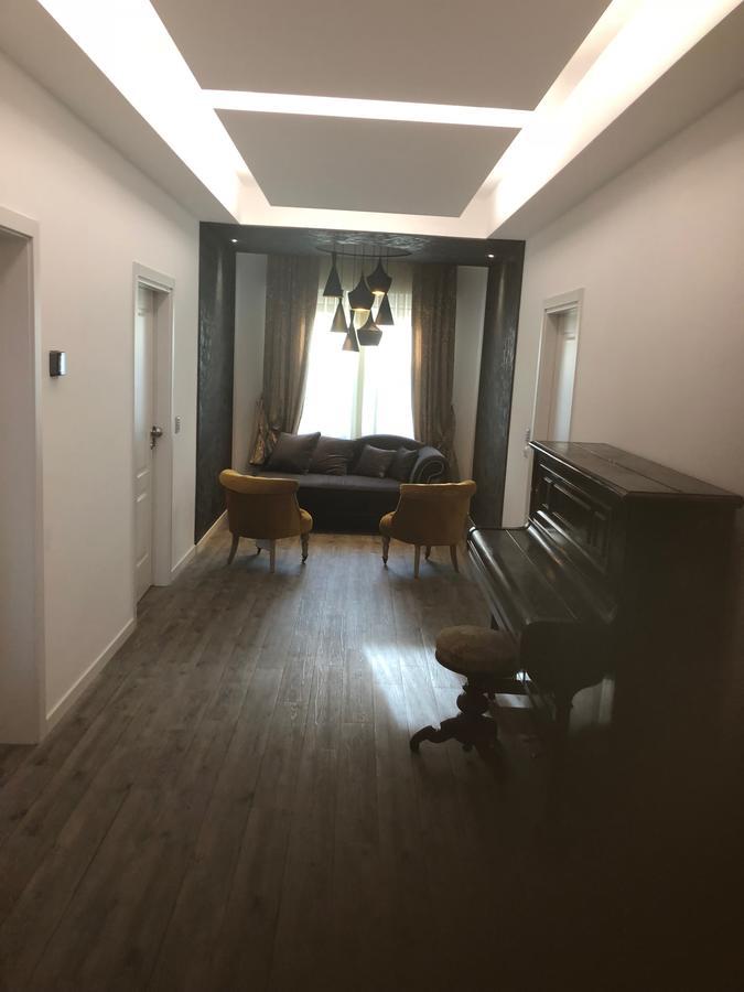 Double A Guest House Mestre Bagian luar foto