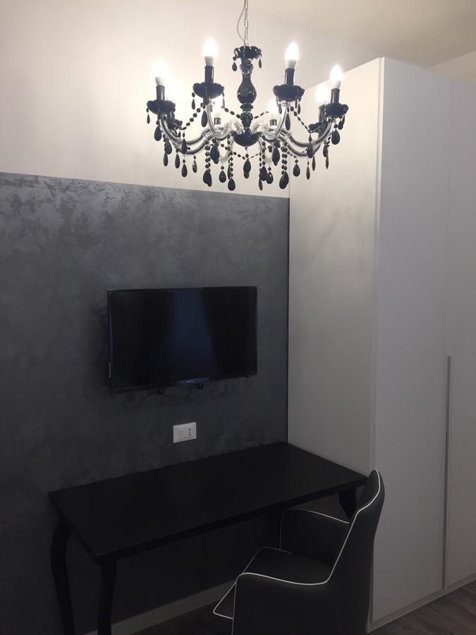Double A Guest House Mestre Bagian luar foto