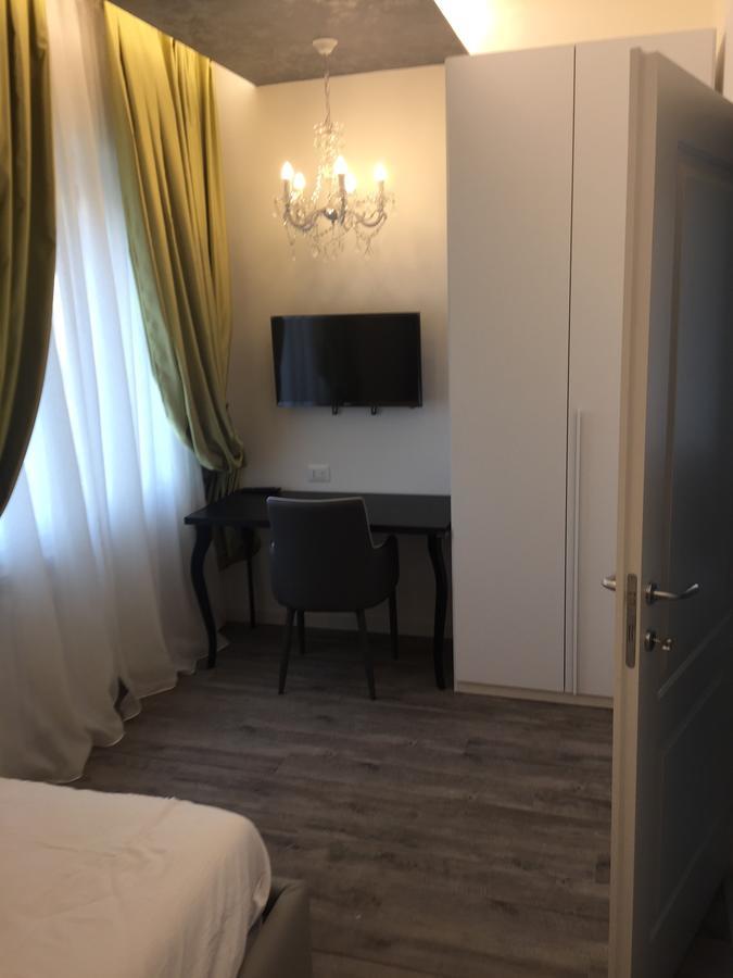 Double A Guest House Mestre Bagian luar foto