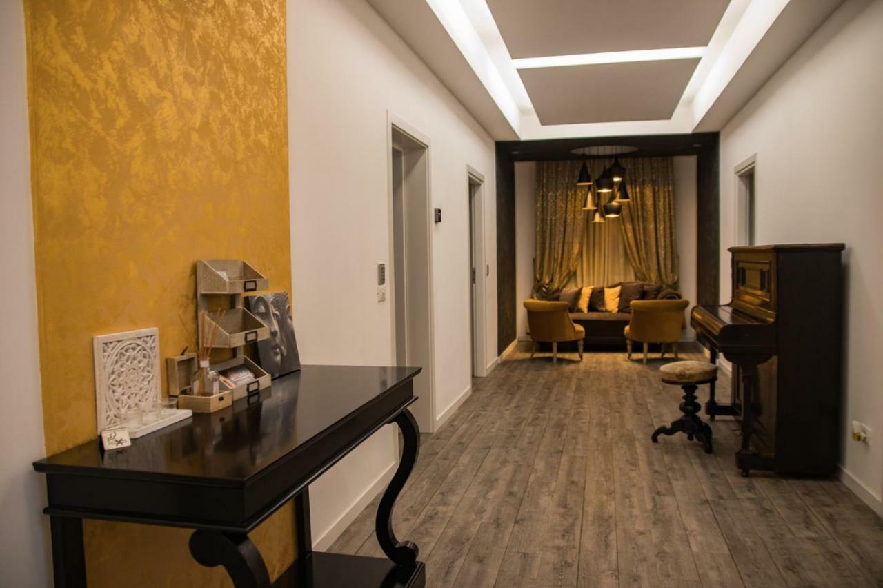 Double A Guest House Mestre Bagian luar foto