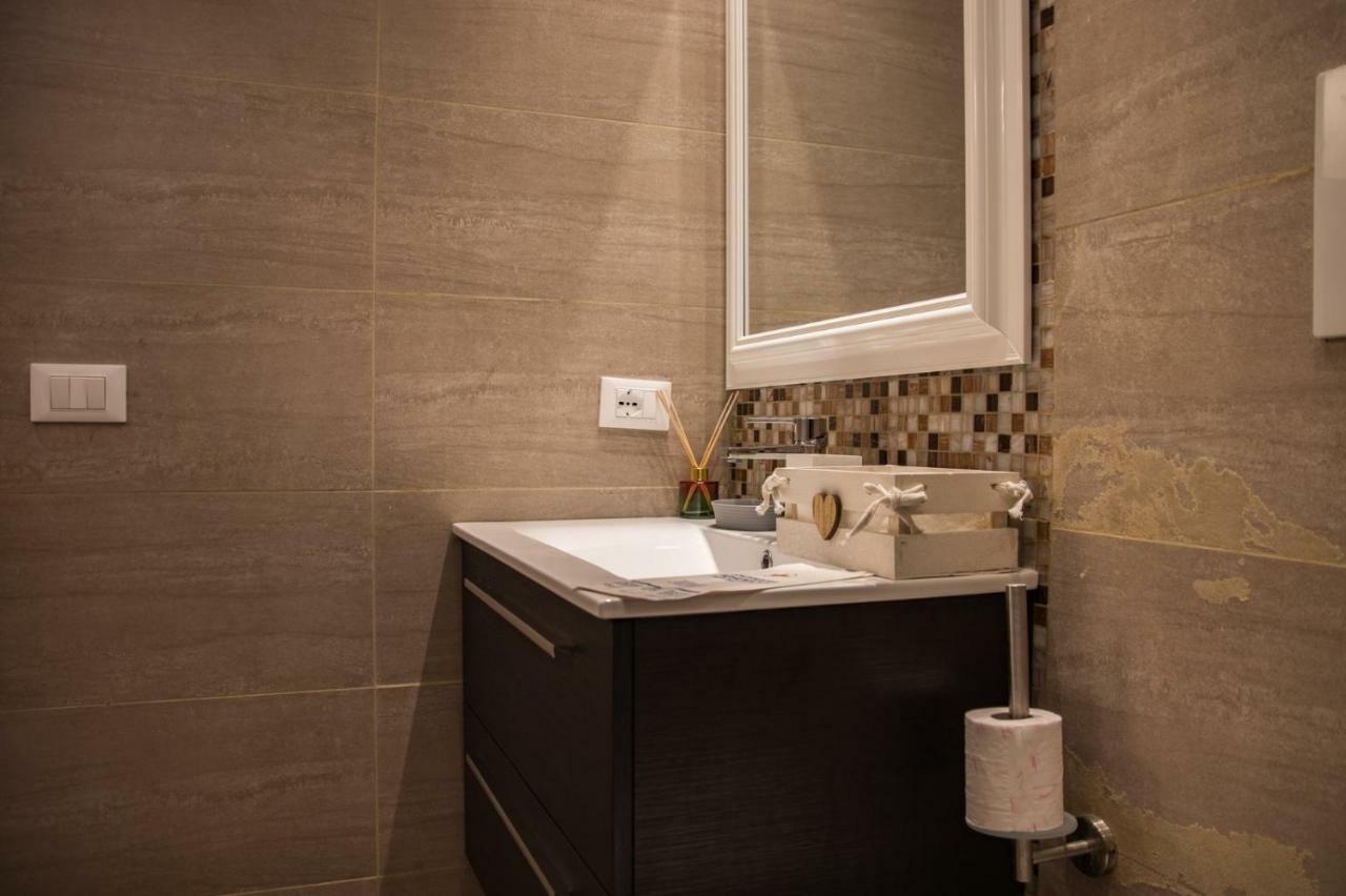 Double A Guest House Mestre Bagian luar foto