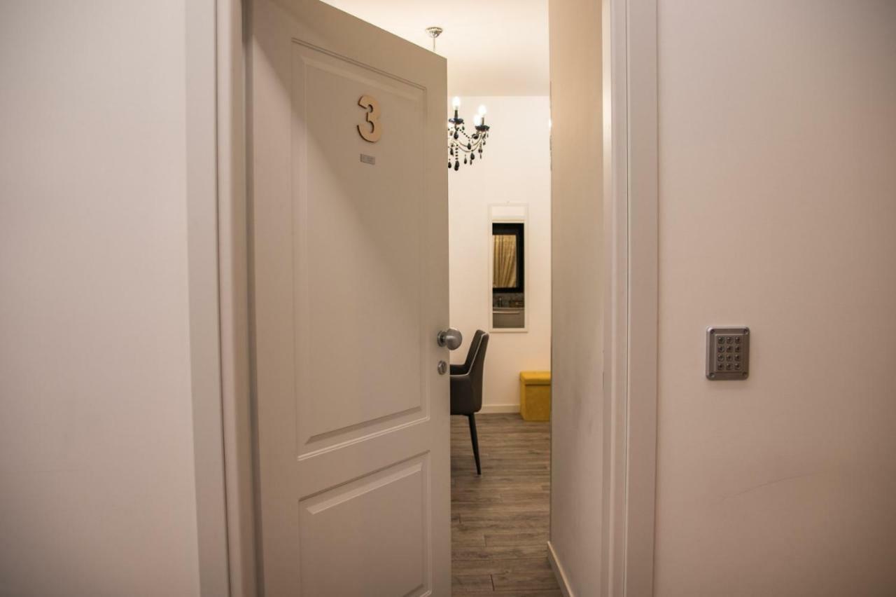 Double A Guest House Mestre Bagian luar foto