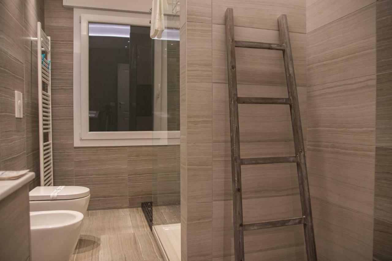 Double A Guest House Mestre Bagian luar foto