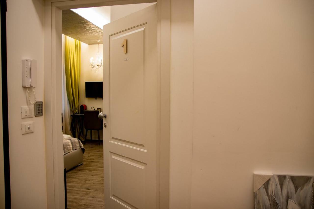 Double A Guest House Mestre Bagian luar foto