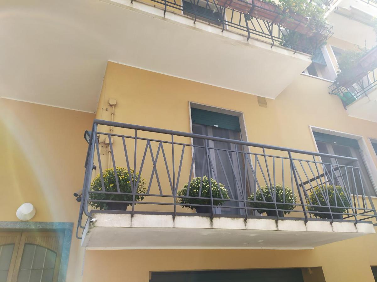 Double A Guest House Mestre Bagian luar foto