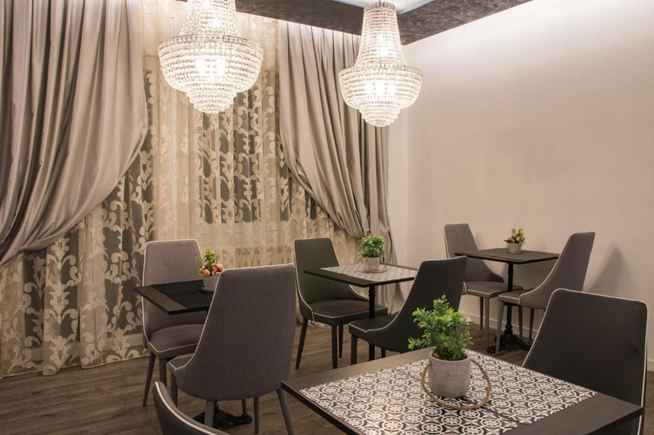 Double A Guest House Mestre Bagian luar foto